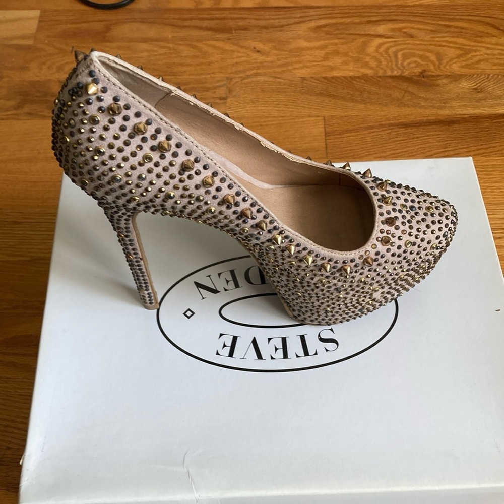 Steve Madden Platform Stud Gold Crystal Embellished Heels - Picture 5 of 9